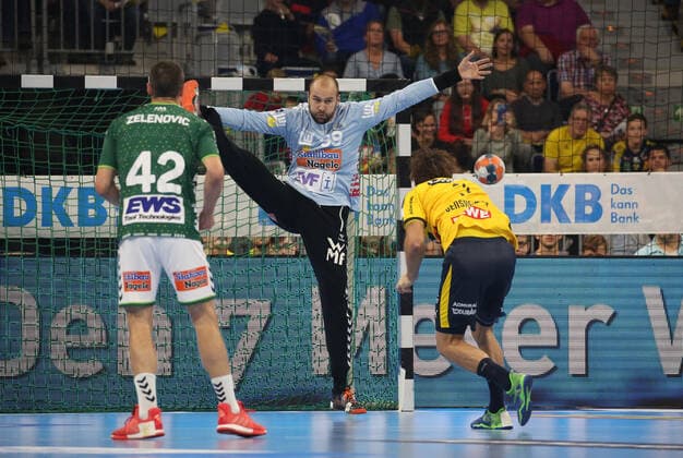 Handball, DHB Cup Rhein Neckar Löwen FrischAuf Göppingen, Round of 16 on 02 10 2019, Season 2019 20, ZmdZ, göppingen, pokal, loewen, Urh Kastelic 99, Goalkeeper, Goeppingen parries a seven meter against Uwe Gensheimer 3, Rhein Neckar Löwen , Rhein Neckar Löwen FrischAuf Goeppingen
