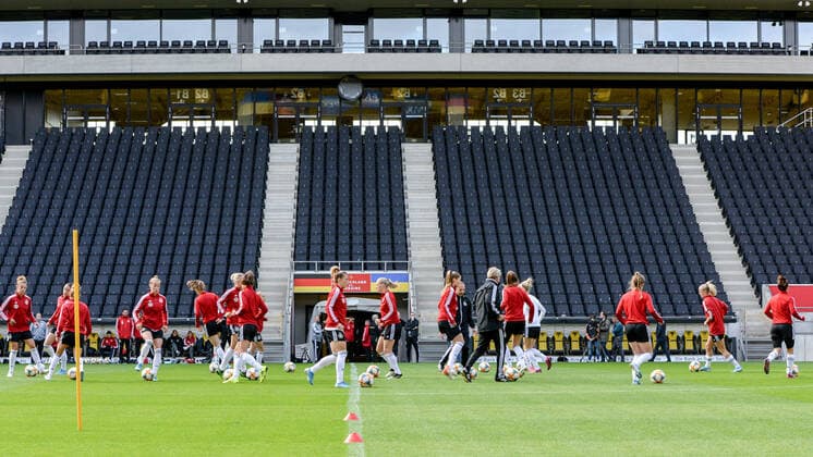 Team training on the Tivoli, 02 10 2019, Aachen Germany , Football, European Championship qualification Women, Training, Germany Ukraine, DFB DFL REGULATIONS PROHIBIT ANY USE OF PHOTOGRAPHS AS IMAGE SEQUENCES AND OR QUASI VIDEO xmhx
