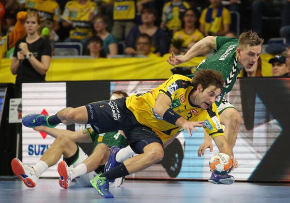 Handball, DHB Cup Rhein Neckar Löwen FrischAuf Göppingen, Round of 16 on 02 10 2019, Season 2019 20, ZmdZ, göppingen, cup, loewen, Uwe Gensheimer 3, Rhein Neckar Löwen , Tim Sörensen 21, Goeppingen , Rhein Neckar Löwen FrischAuf Goeppingen