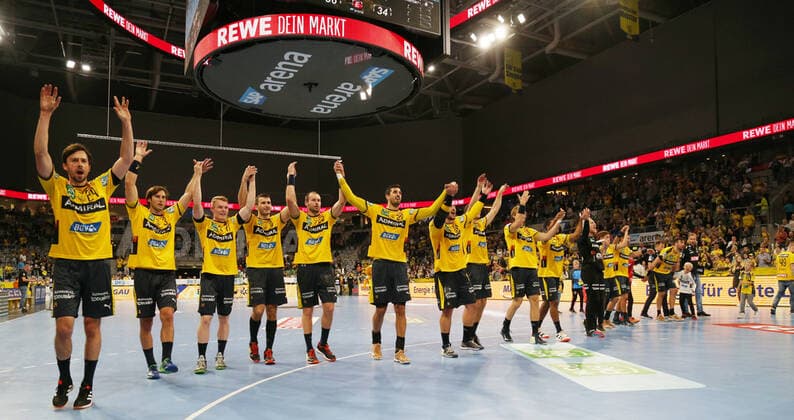 Handball, DHB Cup Rhein Neckar Löwen FrischAuf Göppingen, Round of 16 on 02 10 2019, Season 2019 20, ZmdZ, göppingen, cup, loewen, Cheering for the winners at the Rhein Neckar Löwen, Rhein Neckar Löwen FrischAuf Goeppingen