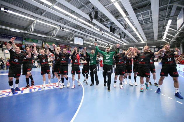 Victory celebration at Die Eulen Ludwigshafen GER, Handball, DHB Cup, Round of 16, ASV Hamm Westfalen vs. Die Eulen Ludwigshafen, 02 10 2019 Hamm Copyright: xEIBNER JanxStrohdiekx EP_JSK