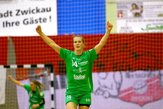 In Jubelpose Anouk van de Wiel Kirchhof Handball Women 2 League 2019 20 BSV Sachsen Zwickau SG 09 Kirchhof am 3 10 2019 BSV Sachsen Zwickau SG 09 Kirchhof