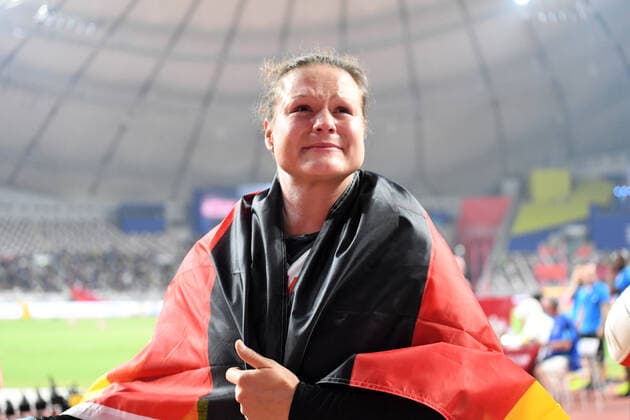 Bilder des Jahres 2019, Sport 10 Oktober Sport Themen der Woche KW40 Sport Bilder des Tages Doha, IAAF, Leichtathletik, athletics, Track and Field, World athletics Championships 2019 Doha, Leichtathletik WM 2019 Doha, 27.09-06.10.2019, Khalifa International Stadium Doha, Kugelstossen Frauen, Christina Schwanitz Deutschland, *** Doha, IAAF, Athletics, athletics, Track and Field, World athletics Championships 2019 Doha, Athletics World Championships 2019 Doha, 27 09 06 10 2019, Khalifa International Stadium Doha, Womens Shot Putting, Christina Schwanitz Germany,