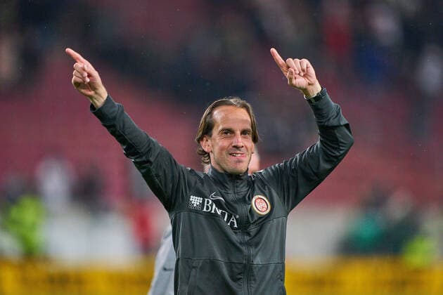 Rüdiger REHM, Wehen head coach, Cheering, joy, emotions, celebrating, laughing, cheering, rejoice, tearing up the arms, clenching the fist, celebrate, celebration, Torjubel, VFB STUTTGART - SV WEHEN WIESBADEN - DFL REGULATIONS PROHIBIT ANY USE OF PHOTOGRAPHS as IMAGE SEQUENCES and or QUASI-VIDEO - DFL 2.German Soccer League , Stuttgart, October 04, 2019, Season 2019 2020, matchday 09,