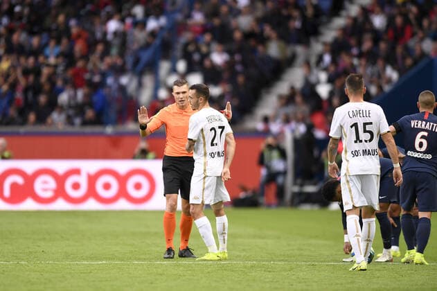 Willy DELAJOD (ARBITRE) FOOTBALL : Paris SG vs Angers - Ligue 1 Conforama - 05 10 2019 AnthonyBIBARD FEP Panoramic 