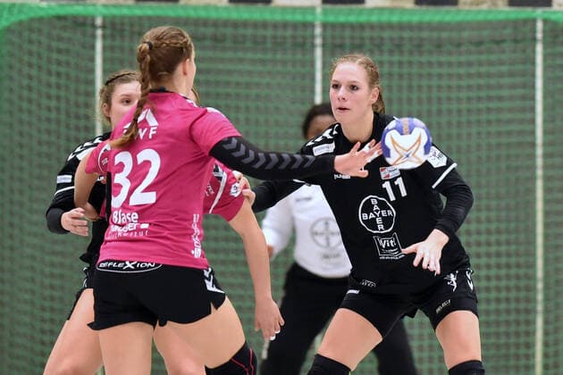 Marieke Blase HSG Bad Wildungen Vipers on the ball , Annefleur Bruggeman Bayer 04 Leverkusen R ,GER, HSG Bad Wildungen Vipers Bayer 04 Leverkusen, DHB Cup, Handball, Women, 05 10 2019, GER, HSG Bad Wildungen Vipers Bayer 04 Leverkusen, Handball, DHB Cup Women, 05 10 2019 Bad Wildungen Copyright: xEIBNER RolandxSippelx EP_RSL