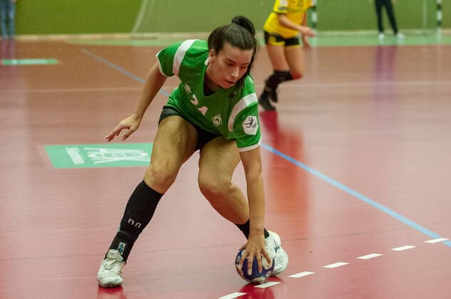 Maren Gajewski SV Werder Bremen, 24 am Ball, game scene, action, action, 05 10 2019, Bremen Germany , handball, DHB cup women, SV Werder Bremen Borussia Dortmund xobx