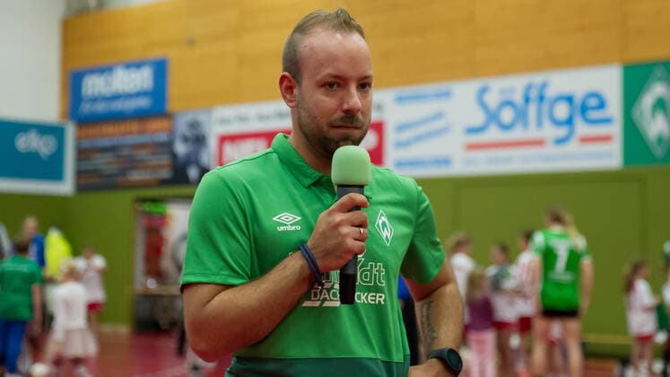 Dominic Buttig Trainer, Head Coach, SV Werder Bremen during the press conference after the match, 05 10 2019, Bremen Germany , Handball, DHB Cup Women, SV Werder Bremen Borussia Dortmund xobx