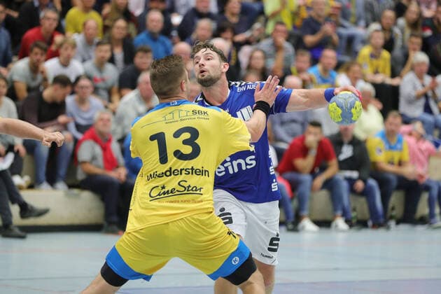 2 HBL, HSG Konstanz EHV Aue 30 27 Fabian Wiederstein KON front against Ladislav Brykner AUE HSG Konstanz EHV Aue, 05 10 2019 Konstanz Copyright: xEIBNER PeterxPisax EP_EER