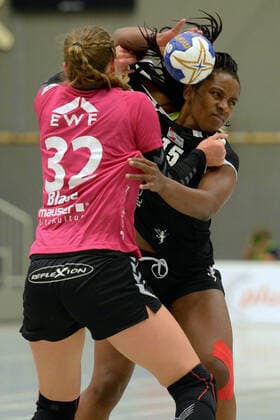 Marieke Blase HSG Bad Wildungen Vipers and Prudence Georgette Kinlend Bayer 04 Leverkusen on the ball, GER, HSG Bad Wildungen Vipers Bayer 04 Leverkusen, DHB Cup, Handball, Women, 05 10 2019, GER, HSG Bad Wildungen Vipers Bayer 04 Leverkusen, Handball, DHB Cup Women, 05 10 2019 Bad Wildungen Copyright: xEIBNER RolandxSippelx EP_RSL