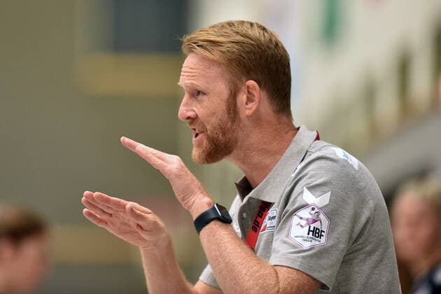 Robert Nijdam Coach Bayer 04 Leverkusen loudly, GER, HSG Bad Wildungen Vipers Bayer 04 Leverkusen, DHB Cup, Handball, Women, 05 10 2019, GER, HSG Bad Wildungen Vipers Bayer 04 Leverkusen, Handball, DHB Cup Women, 05 10 2019 Bad Wildungen Copyright: xEIBNER RolandxSippelx EP_RSL