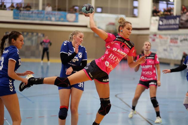 Anika Niederwieser Tus Metzingen DHB Cup 2 round HSG Neudorf Doeöbeln TuS Metzingen Neudorf Copyright: xEIBNER Westphalx EP_WES