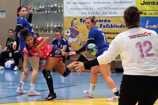 Delaila Amega TuS Metzingen DHB Cup 2 round HSG Neudorf Doeöbeln TuS Metzingen Neudorf Copyright: xEIBNER Westphalx EP_WES