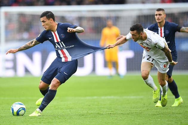 (191006) -- PARIS, Oct. 6, 2019 (Xinhua) -- Daniel Paredes (L) of Paris Saint-Germain vies with Mathias Lage Pareira of Angers during the Ligue 1 match between Paris Saint-Germain (PSG) and Angers at Parc des Princes in Paris, France, Oct. 5, 2019, (Photo by Jack Chan Xinhua) (SP)FRANCE-PARIS-LIGUE 1-PSG VS ANGERS 