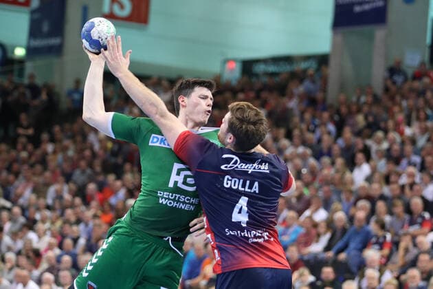 SG Flensburg Handewitt vs Fuechse Berlin, 06 10 19, LIQUI MOLY Handball Bundesliga, Simon Ernst Fuechse Berlin, 02 against Johannes Golla SG Flensburg Handewitt, 04 Copyright: xBEAUTIFULxSPORTS MarioxM.xKobergx
