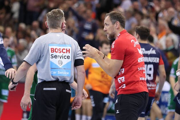 SG Flensburg Handewitt vs. Fuechse Berlin, 06 10 19, LIQUI MOLY Handball Bundesliga, Maik Machulla SG Flensburg Handewitt, coach talking to the referee Copyright: xBEAUTIFULxSPORTS MarioxM.xKobergx