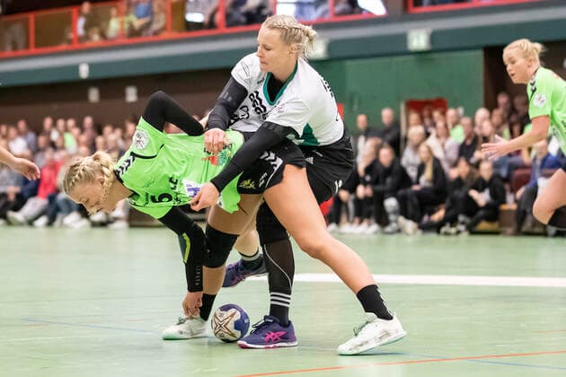 TSV Nord Harrislee vs VfL Oldenburg, Handball, DHB Cup 2 Round, Harrislee 06 10 19 Lotta Janne Week Nr 06, TSV Nord Harrislee vs Kristina Logvin Nr 22, VfL Oldenburg Copyright: xBEAUTIFULxSPORTS MarioxM.xKobergx