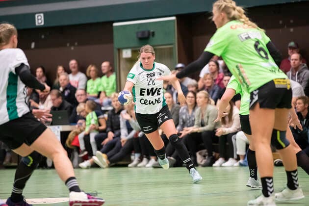 TSV Nord Harrislee vs. VfL Oldenburg, Handball, DHB Cup 2 Round, Harrislee 06 10 19 Myrthe Schoenaker Nr 28, VfL Oldenburg in attack Copyright: xBEAUTIFULxSPORTS MarioxM.xKobergx