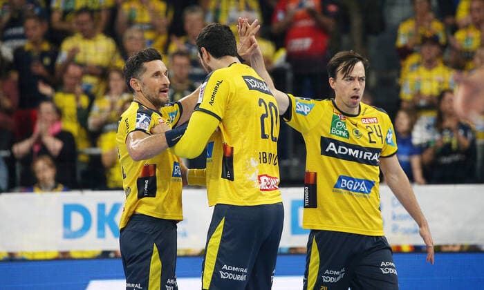 Handball, 1 Bundesliga Rhein Neckar Löwen HSG Wetzlar, 8 matchday on 06 10 2019, season 2019 20, ZmdZ, Alexander Petersson 32, Rhein Neckar Löwen scores the 9 6 against rn11 , goal jubilation, Rhein Neckar Löwen HSG Wetzlar
