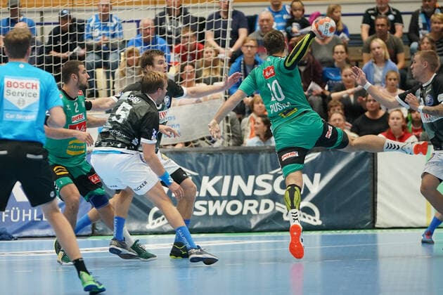 GER, 1 HBL men, Bergischer HC vs. TSV GWD Minden 06 10 2019, Klingenhalle, Solingen, GER, 1 HBL men, Bergischer HC vs. TSV GWD Minden, in picture shows MILJAN PUSICA Minden 20 , with a litter onÂ s goal nordphotox xMeuter nph00351