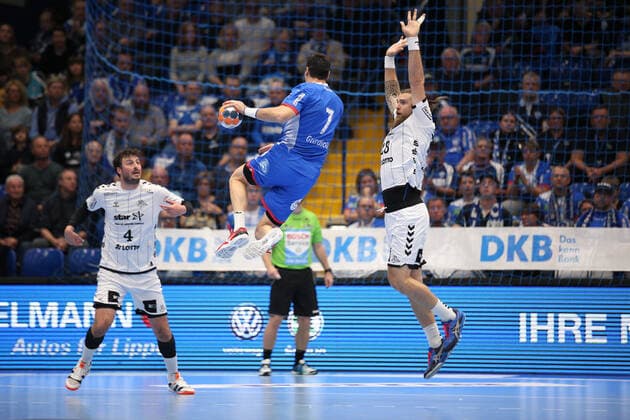 v l Domagoj Duvnjak THW Kiel 4 , Isaias Guardiola TBV Lemgo Lippe 7 , Pavel Horak THW Kiel 28 GER, Handball, 1 Bundesliga, TBV Lemgo Lippe vs. THW Kiel, 06 10 2019 Lemgo Copyright: xEIBNER JanxStrohdiekx EP_JSK