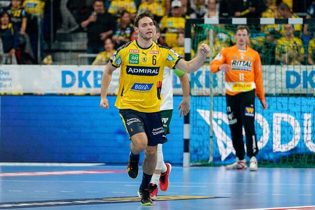 goal scorer Niclas Kirkelokke Kirkelökke, RNL, 6 , cheers on a goal, jubilation, goal jubilation, goal success, celebrate the goal, goal, celebration, cheer on the goal, optimistic, game scene, highlight, single picture, action, action, 06 10 2019, Mannheim, Handball, Bundesliga, Rhein Neckar Löwen HSG Wetzlar xozx