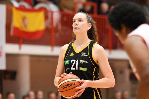 GER, DBBL, GiroLive Panthers Osnabrueck vs inexio Royals Saarlouis 06 10 2019, Panthers Dome, Osnabrück, GER, DBBL, GiroLive Panthers Osnabrueck vs inexio Royals Saarlouis in the picture Nadjeschda Ilmberger inexio Royals Saarlouis 21 nordphotox xPaetzel nph00403