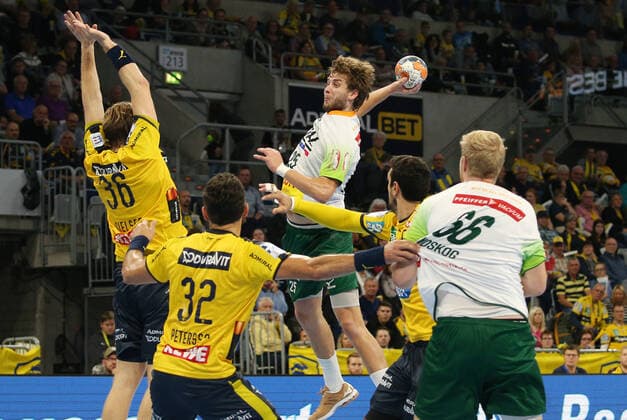 Handball, 1 Bundesliga Rhein Neckar Löwen HSG Wetzlar, 8 matchday on 06 10 2019, season 2019 20, ZmdZ, Olle Forsell Schefvert 25, HSG Wetzlar against Jesper Nielsen 36, Rhein Neckar Löwen , Rhein Neckar Löwen HSG Wetzlar