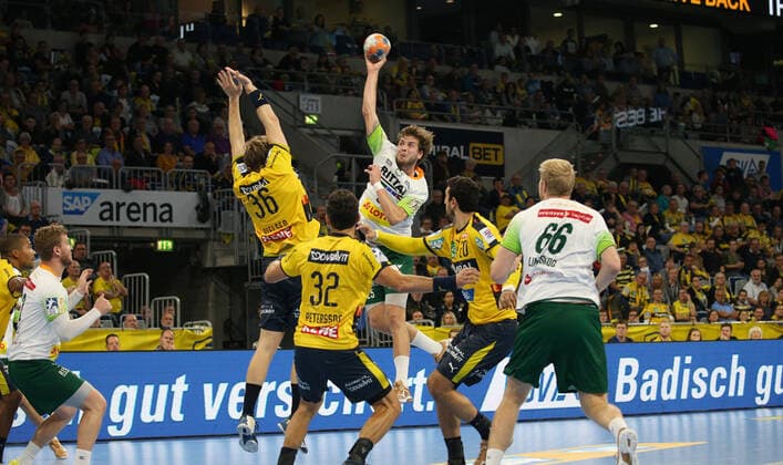 Handball, 1 Bundesliga Rhein Neckar Löwen HSG Wetzlar, 8 matchday on 06 10 2019, season 2019 20, ZmdZ, Olle Forsell Schefvert 25, HSG Wetzlar against Jesper Nielsen 36, Rhein Neckar Löwen , Rhein Neckar Löwen HSG Wetzlar