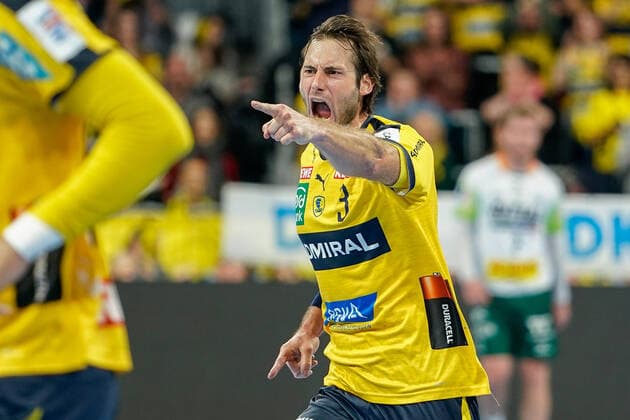 Scorer Uwe Gensheimer RNL, 3 , cheers on a goal, jubilation, goal jubilation, goal success, celebrate the goal, goal, celebration, jubilation about the goal, optimistic, game scene, highlight, single picture, action, action, 06 10 2019, Mannheim, handball, Bundesliga, Rhein Neckar Löwen HSG Wetzlar xozx