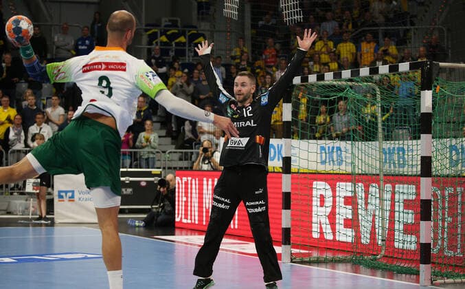 Handball, 1 Bundesliga Rhein Neckar Löwen HSG Wetzlar, 8 matchday on 06 10 2019, season 2019 20, ZmdZ, Joao Ferraz 9, HSG Wetzlar scored en last goal for wetzlar against Andreas Palicka 12, goalkeeper, Rhein Neckar Löwen , Rhein Neckar Löwen HSG Wetzlar