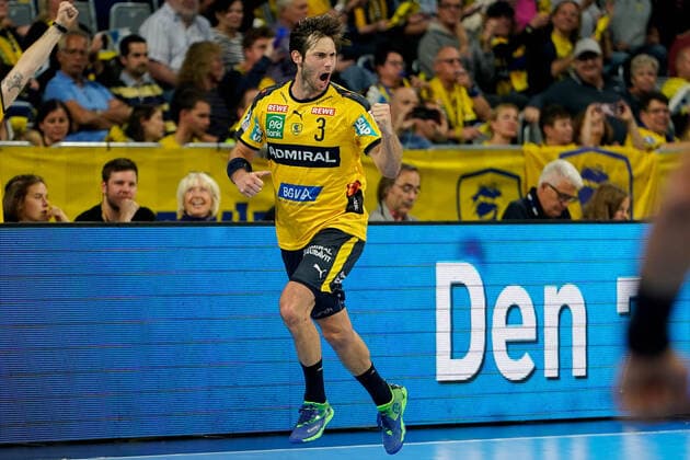 Scorer Uwe Gensheimer RNL, 3 , cheers on a goal, jubilation, goal jubilation, goal success, celebrate the goal, goal, celebration, jubilation about the goal, optimistic, game scene, highlight, single picture, action, action, 06 10 2019, Mannheim, handball, Bundesliga, Rhein Neckar Löwen HSG Wetzlar xozx