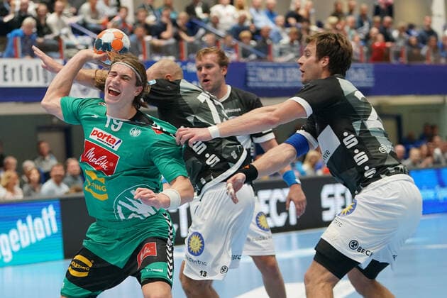 GER, 1 HBL men, Bergischer HC vs TSV GWD Minden 06 10 2019, Klingenhalle, Solingen, GER, 1 HBL men, Bergischer HC vs TSV GWD Minden, in the picture picture shows Juri Knorr Minden 19 , with one goal nordphotox xMeuter nph00351