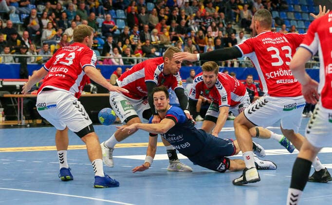 06 10 2019, Germany, Bietigheim, Handball 2 Bundesliga Men Season 2019 2020 SG BBM Bietigheim vs HSV Hamburg middle Dominik Claus BBM