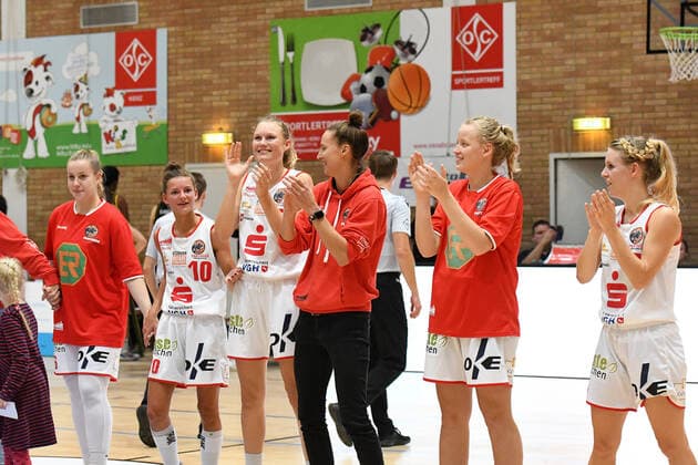 GER, DBBL, GiroLive Panthers Osnabrueck vs. inexio Royals Saarlouis 06 10 2019, Panthers Dome, Osnabrück, GER, DBBL, GiroLive Panthers Osnabrueck vs. inexio Royals Saarlouis in the picture final cheers final cheers emotion joy of the team of GiroLive Panthers Osnabrueck nordphotox xPaetzel nph00403
