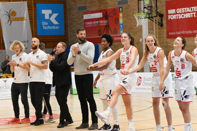 GER, DBBL, GiroLive Panthers Osnabrueck vs. inexio Royals Saarlouis 06 10 2019, Panthers Dome, Osnabrück, GER, DBBL, GiroLive Panthers Osnabrueck vs. inexio Royals Saarlouis in the picture final cheers final cheers emotion joy of the team of GiroLive Panthers Osnabrueck nordphotox xPaetzel nph00403