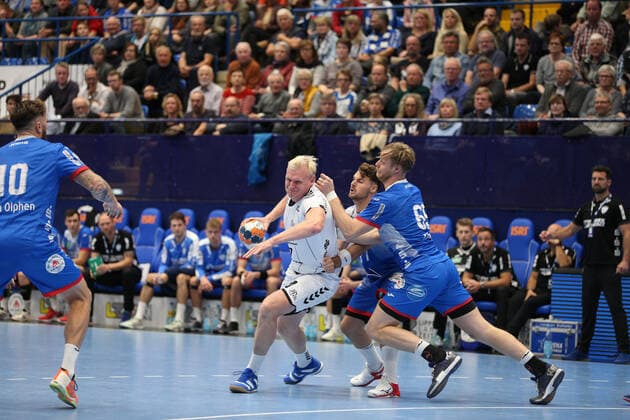 Patrick Wiencek THW Kiel 17 against Dani Baijens TBV Lemgo Lippe 77 behind and Christian Klimek TBV Lemgo Lippe 69 right GER, Handball, 1 Bundesliga, TBV Lemgo Lippe against THW Kiel, 06 10 2019 Lemgo Copyright: xEIBNER JanxStrohdiekx EP_JSK