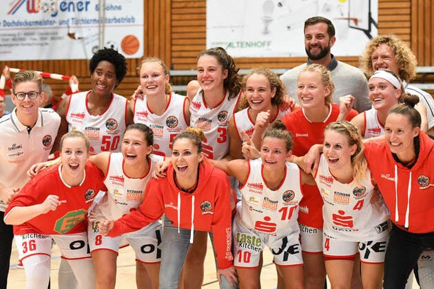 GER, DBBL, GiroLive Panthers Osnabrueck vs. inexio Royals Saarlouis 06 10 2019, Panthers Dome, Osnabrück, GER, DBBL, GiroLive Panthers Osnabrueck vs. inexio Royals Saarlouis in the picture final cheers final cheers emotion joy of the team of GiroLive Panthers Osnabrueck nordphotox xPaetzel nph00403