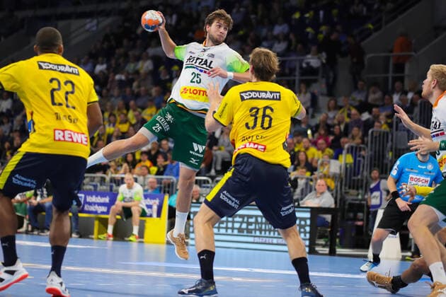 Handball Bundesliga Rhein Neckar Loewen vs HSG Wetzlar Mannheim, Germany 06 October 2019 8 Matchday of the Liqui Moly Handball Bundesliga v v l in the duel Mads Mensah Larsen Loewen , Olle Forsell Schefvert Wetzlar und Jesper Nielsen Loewen
