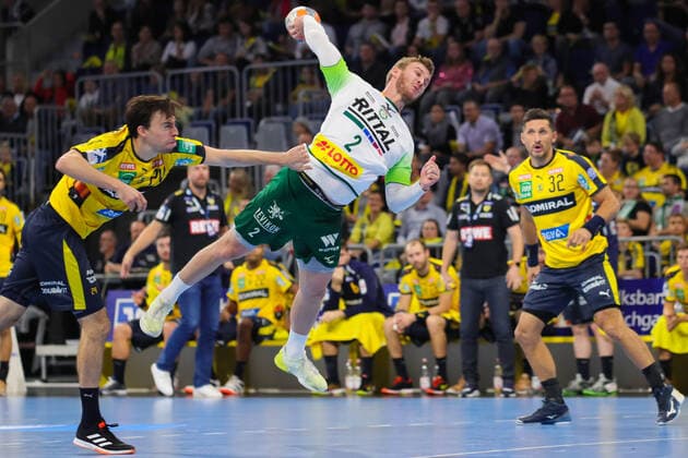 Handball Bundesliga Rhein Neckar Loewen vs. HSG Wetzlar Mannheim, Germany 06 October 2019 8 Matchday of Liqui Moly Handball Bundesliga vs. left in the total Patrick Groetzki Loewen and Alexander Feld Wetzlar
