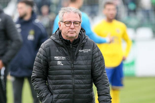 Leipzig, 06 10 2019, Alfred Kunze Sportpark, Soccer, Men, Regionalliga Nordost, 11 Matchday , BSG Chemie Leipzig 1 FC Lokomotive Leipzig 2 0 1 0 , In the picture Chef Trainer Rainer Lisiewicz Lok ,