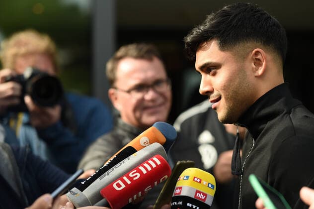 Football DFB national team, arrival of the players in the l Arrivee Hotel on 07 10 2019 in Dortmund, Nadiem Amiri gives interview, portrait, facial expressions, laughter, joy, Copyright: xKirchner ChristopherxNeundorfx