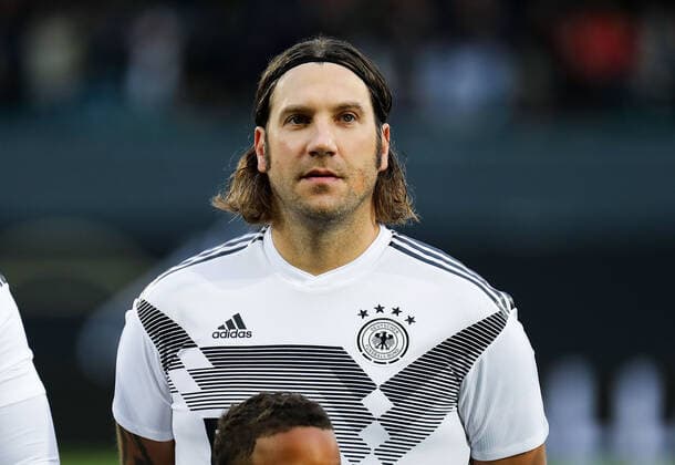 07 10 2019, xmkx, football legend game, DFB All Stars Azzurri Legends v l Thorsten Frings GER DFL DFB REGULATIONS PROHIBIT ANY USE OF PHOTOGRAPHS as IMAGE SEQUENCES and or QUASI VIDEO Fuerth Bayern Deutschland DE