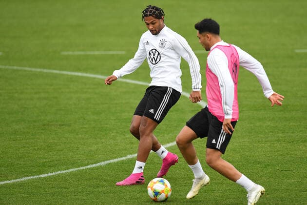 Football DFB national team, training in the BVB performance centre on 07 10 2019 in Dortmund, duel, Serge GNABRY, FCB Bayern Munich Munich, Nadiem Amiri, TSG 1899 Hoffenheim, whole figure, Copyright: xKirchner ChristopherxNeundorfx