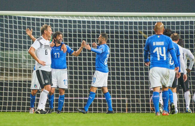 Damiano TOMMASI, ITA scores, shoots goal for 2-3, celebrates his goal, happy, laugh, celebration, DFB ALL-STARS - ITALY ALL STARS 1.German Soccer League , Fürth, October 07, 2019 Season 2019 2020