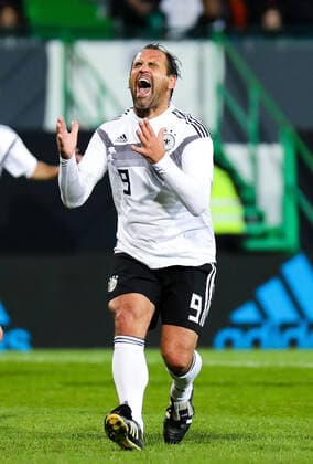 07 10 2019, xmkx, football legend game, DFB All Stars Azzurri Legends v l Ulf Kirsten GER DFL DFB REGULATIONS PROHIBIT ANY USE OF PHOTOGRAPHS as IMAGE SEQUENCES and or QUASI VIDEO Fuerth Bayern Deutschland DE