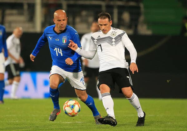 07 10 2019, DFB All Stars vs Azzuri Legends, Sportpark Ronhof Fuerth, football, sport, in picture Luigi Di Bagio Azzuri All Stars vs Piotr Trochowski DFB All Stars