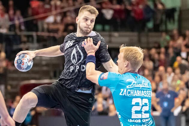 SG Flensburg Handewitt vs. HC PPD Zagreb, Handball, VELUX EHF Champions League Group Phase, Flensburg 09 10 19 Aleks Vlah HC PPD Zagreb, 88 vs. Anders Zachariassen SG Flensburg Handewitt, 22 Copyright: xBEAUTIFULxSPORTS MarioxM.xKobergx