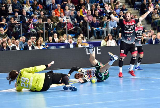 10 10 2019 Handball 1 Bundesliga DKB HBL Season 2019 2020 08 Matchday HC Erlangen Metropolregion Nürnberg HCE FA Göppingen OGo Nikolas Katsigiannis 29, HC Erlangen HCE Kresimir Kozina 44, Frisch Auf Göppingen Nico Büdel 20, HC Erlangen