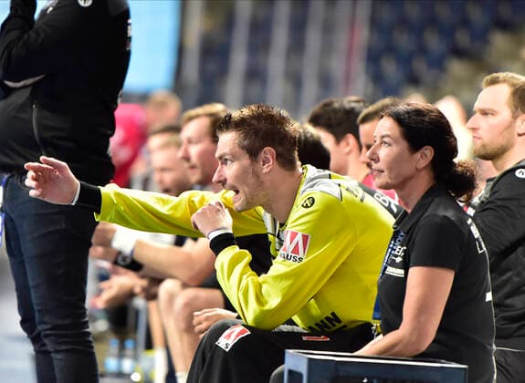 10 10 2019 Handball 1 Bundesliga DKB HBL Season 2019 2020 08 Matchday HC Erlangen Metropolitan Region Nuremberg HCE FA Göppingen OGo Carsten Lichtlein 1, HC Erlangen HCE Ulrike Rienecker Physiotherapist HC Erlangen HCE